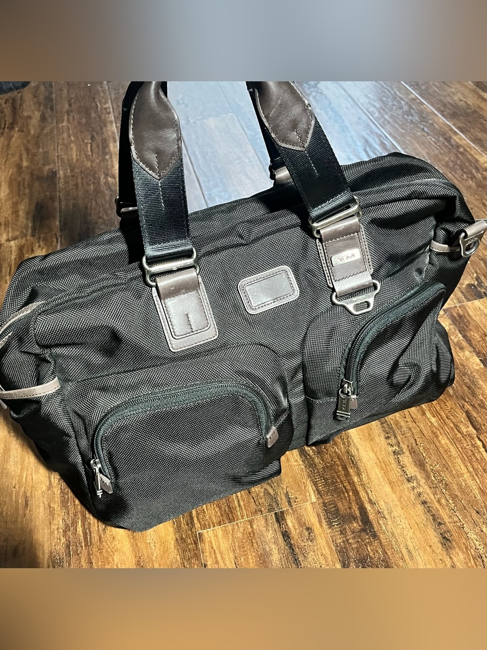 Tumi Alpha Bravo Everett Duffel Black Brown EXCELLENT 22340HKH